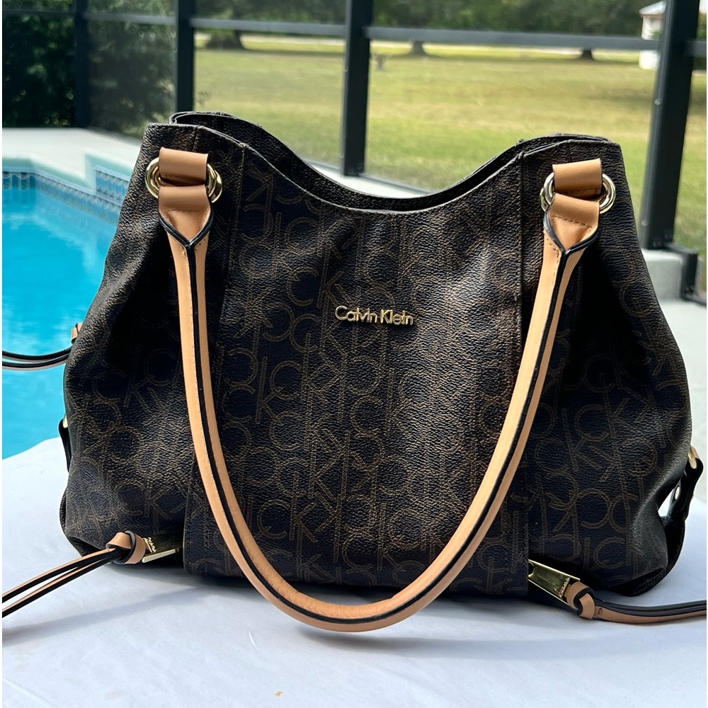 CALVIN KLEIN Brown and Tan Shoulder Bag. Vegan Leather